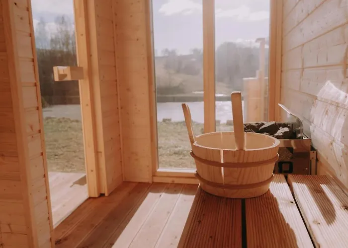 Dom wakacyjny Nad Stawami Z Jacuzzi I Sauną 4 *